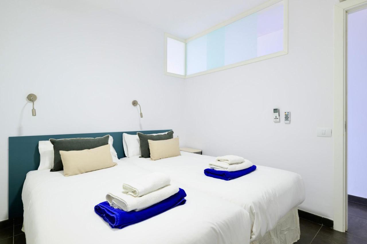 Charming 2 Bedroom Retreat With Beachfront Views San Bartolomé Exteriör bild