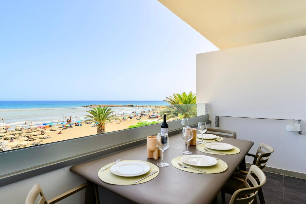 Charming 2 Bedroom Retreat With Beachfront Views San Bartolomé Exteriör bild